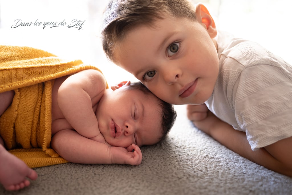 photographe cholet bebe naissance nouveau-ne frere soeur