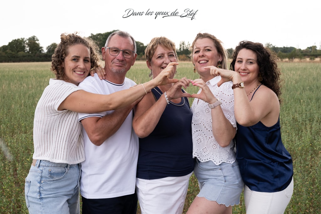 shooting photo famille cholet maulevrier champ nature coeur